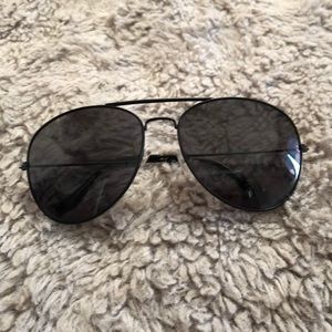Oversized black aviators